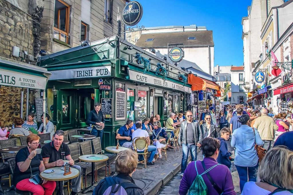 A quaint alley way in Paris